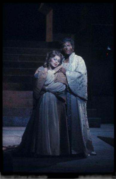 Picture of Angelo Marenzi as Otello with Leona Mitchell