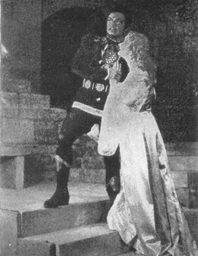 Picture of Uzunov with Georgieva in Otello